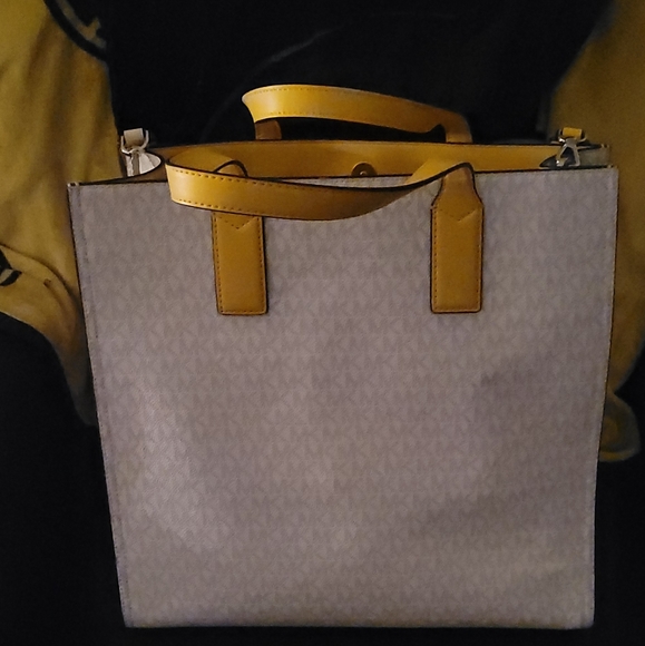 Large tote - Picture 3 of 4